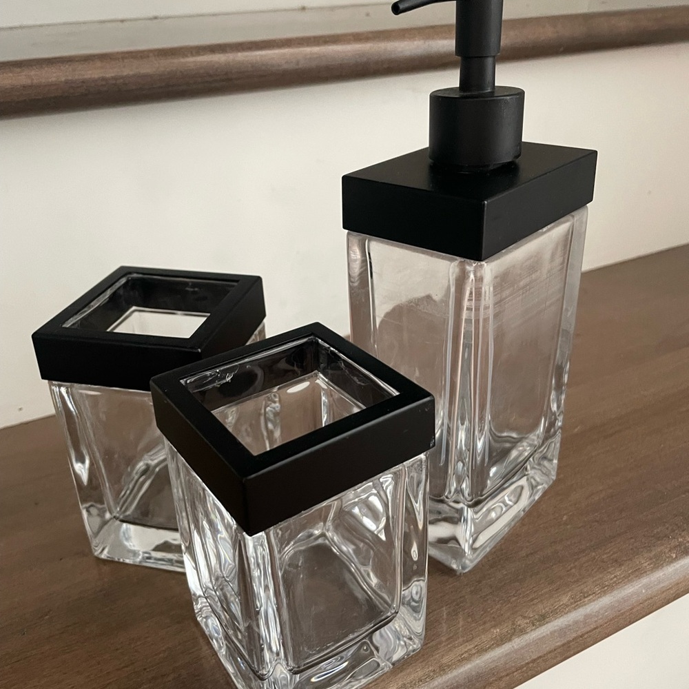 Black and Clear Bathroom Accessory Set